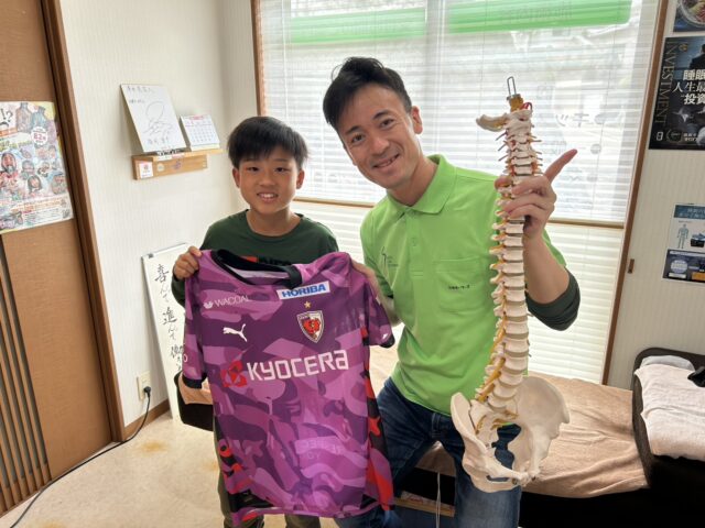 【プロへの登竜門】京都サンガU-15選手も京都伏見、大亀谷しみず接骨院へご来院！「カイロプラクティック×WOTT」がユース世代の限界を突破し、メンタルを最強にする理由