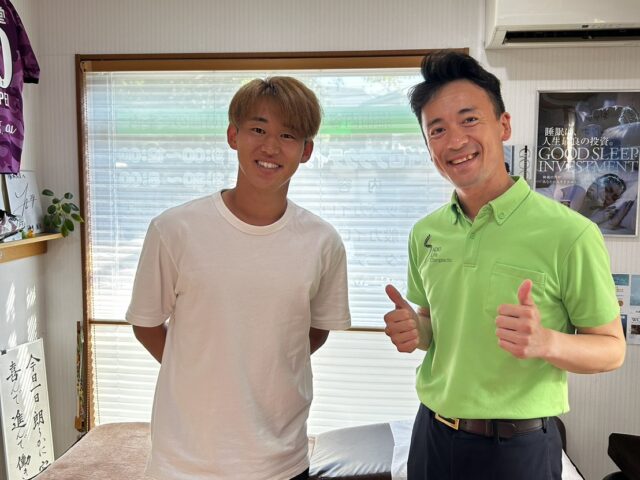 【京都伏見から熱きエールを！】新リーグ開幕前の沖縄キャンプ直前！プロサッカー選手・福岡慎平選手と酒井滉生選手が大亀谷しみず接骨院に極限のコンディショニングを求めて来院されました！